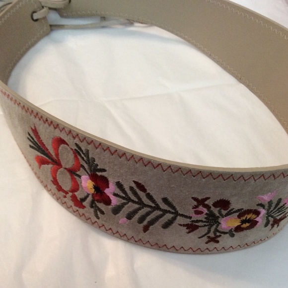 Embroidered Wide Fringe Belt - Picture 3 of 9